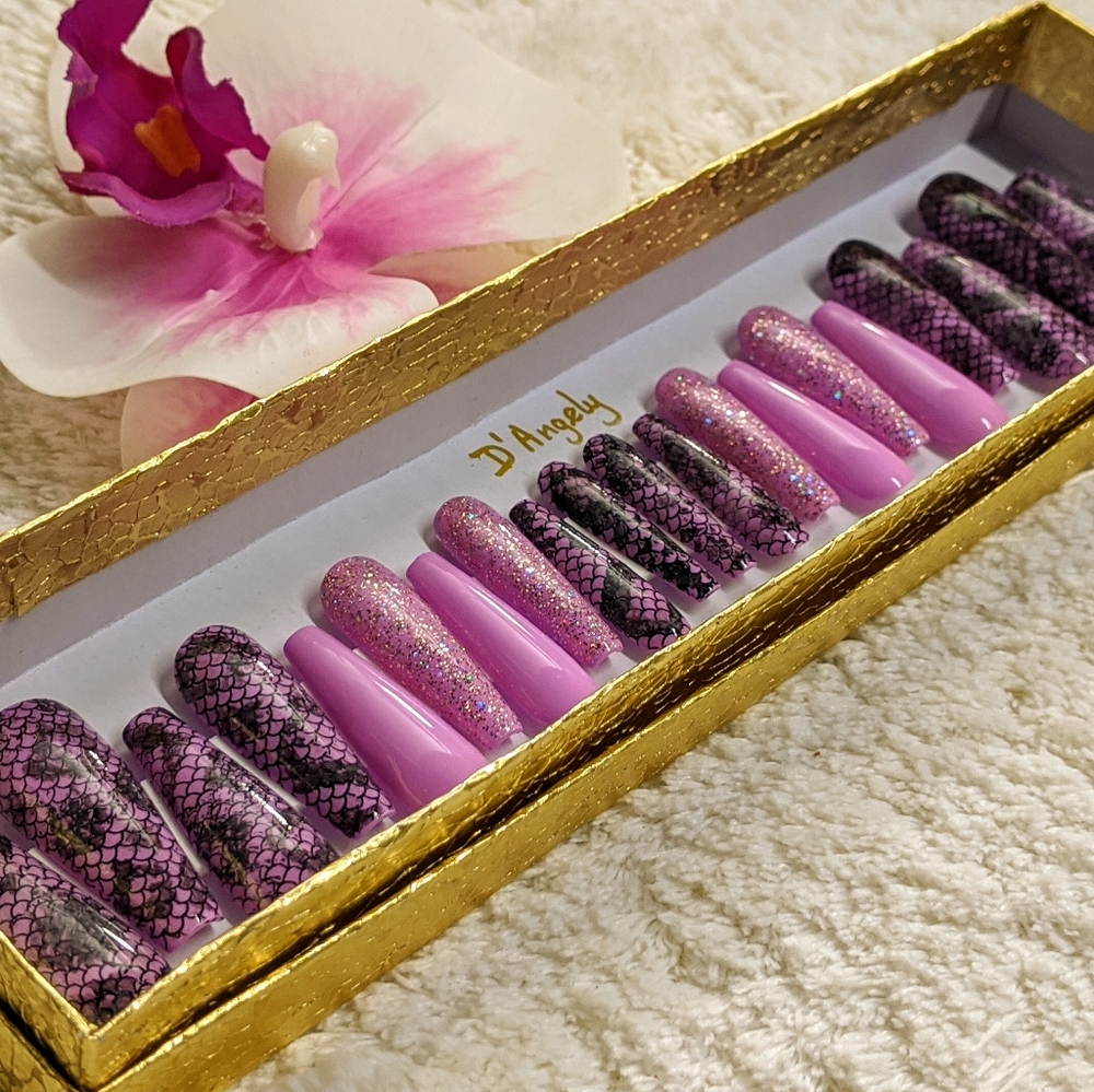 Purple Snake Press on Nails. Firm Price.